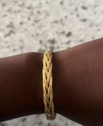 Gold plated wired bangle