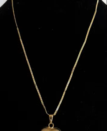 Romania gold heart pendant & necklace set