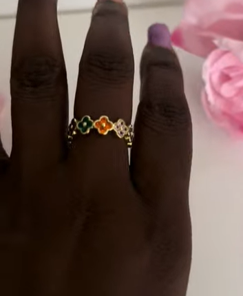 Coloured clover ring (Assorted)