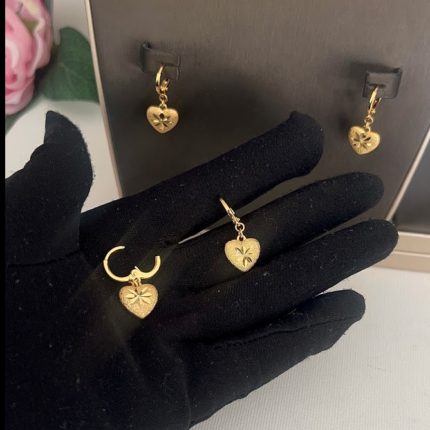 Heart sleeper earrings