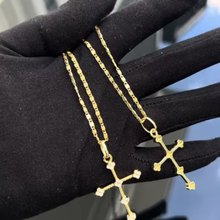 Sleek Romania gold blade chain