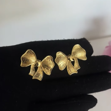 Bow tie stud earrings