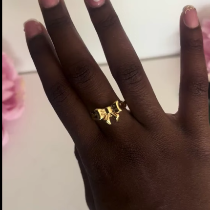 Bow tie ring