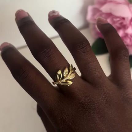 Gold plated ring with zirconia