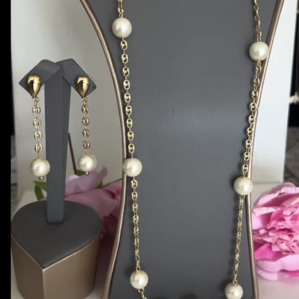 Dropping earrings and dress chain set