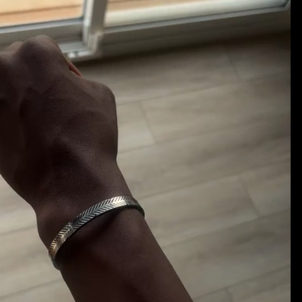 Silver mens' bangle